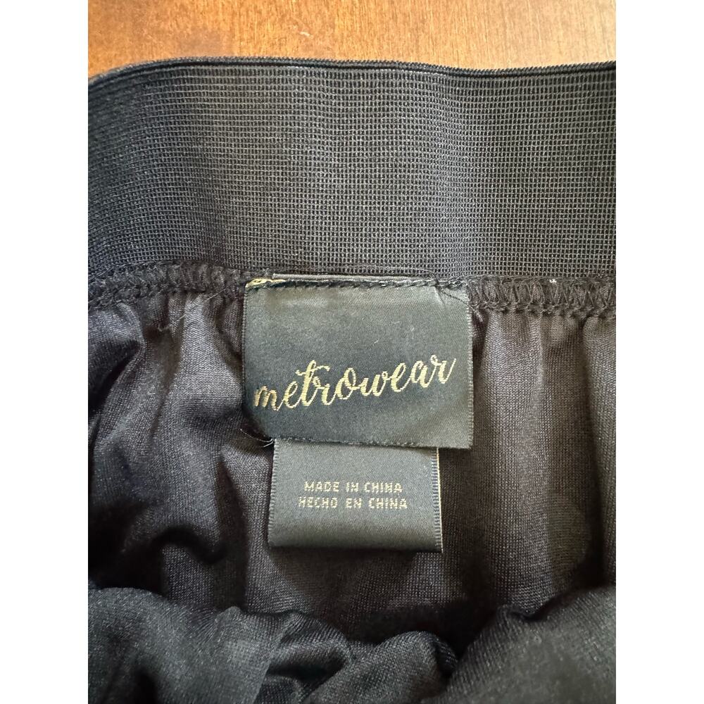 Metrowear Floral Pleated Skirt.  Size Large - Picture 4 of 6